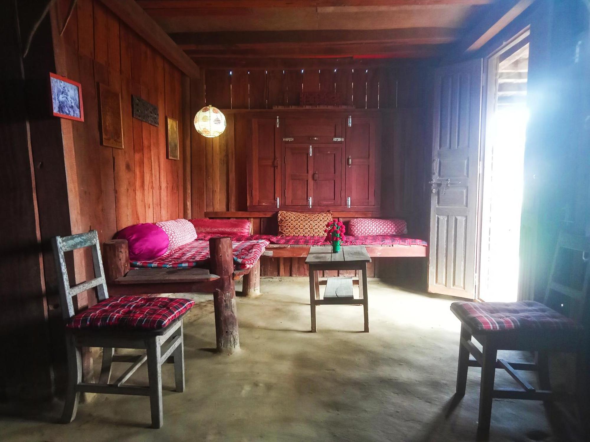 Shanta Ghar A Rustic Guesthouse Chitwan Δωμάτιο φωτογραφία