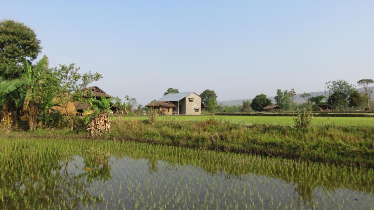 Shanta Ghar A Rustic Guesthouse Chitwan Εξωτερικό φωτογραφία
