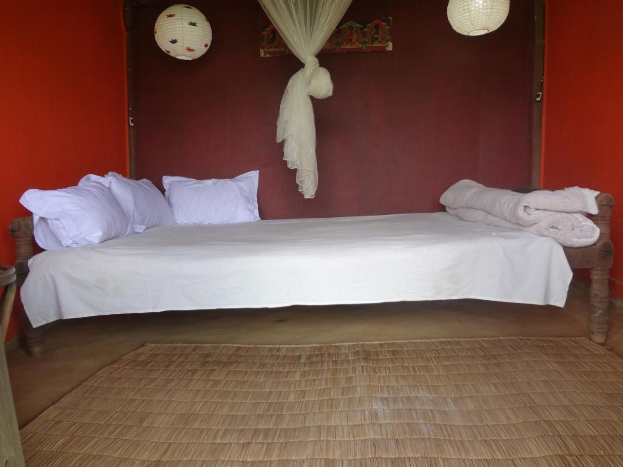 Shanta Ghar A Rustic Guesthouse Chitwan Εξωτερικό φωτογραφία